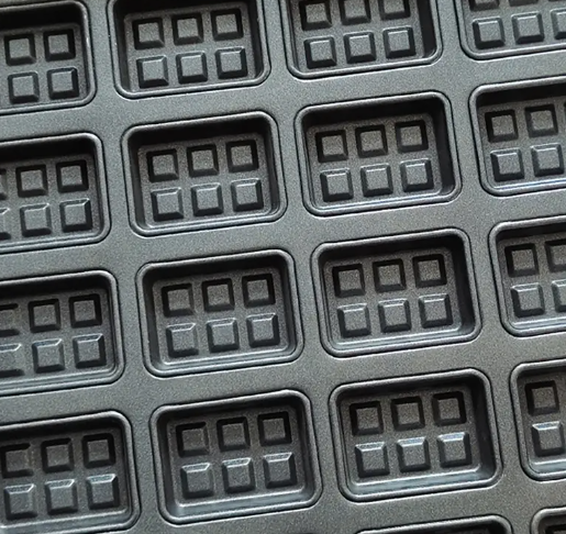 Non-Stick Waffle Baking Trays for Cafe Breakfasts